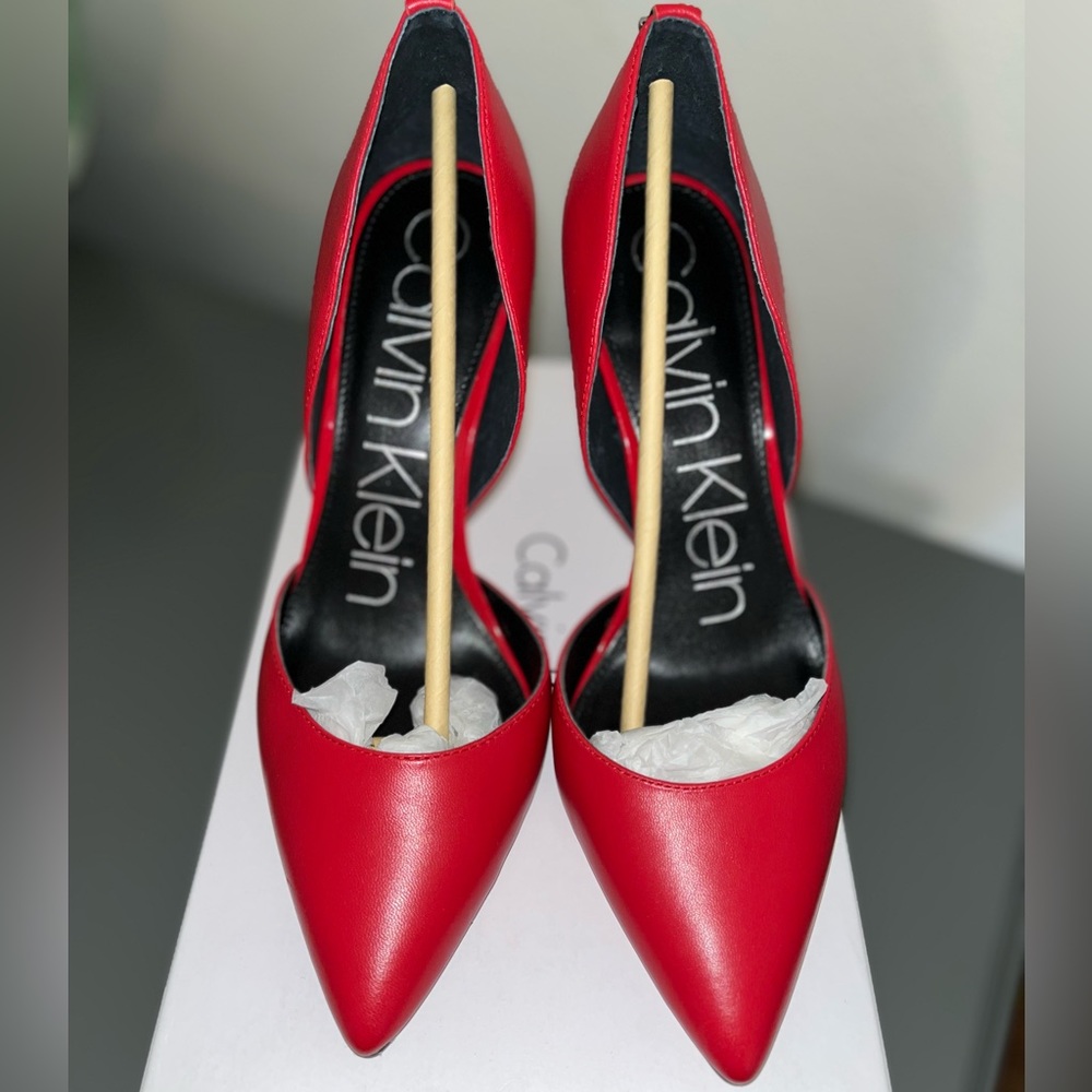 Calvin Klein Sabrina Nappa-Lipstick Red size 7.5 M 4” heel. 💄👠